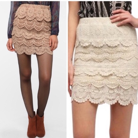C.3 Urban outfitters lace skirt - Picture 4 of 8